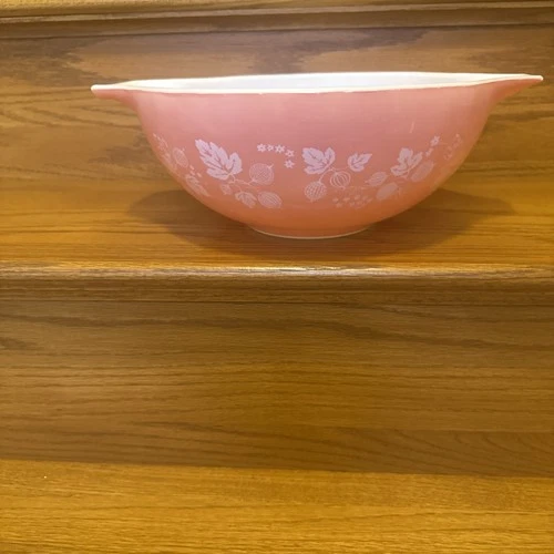 MINT Vintage 4QT PYREX Pink & White Gooseberry Cinderella Mixing Bowl #444