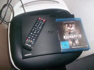 Samsung BD J5500/EN 3D Blu ray Player funktioniert ! incl. NEUEN Blu ray Film