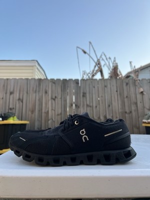Men s Black OnCloud Running Shoes Size 9.5