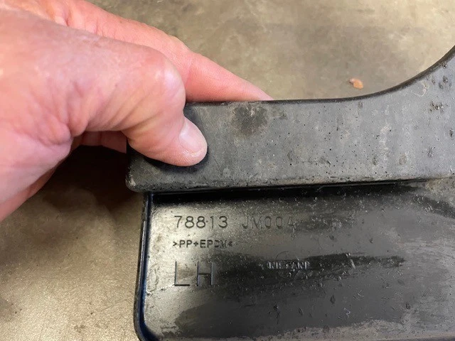 Guardabarros trasero izquierdo Nissan Rogue 2008-2015 78813-JM00A OEM Foto 3 de 3