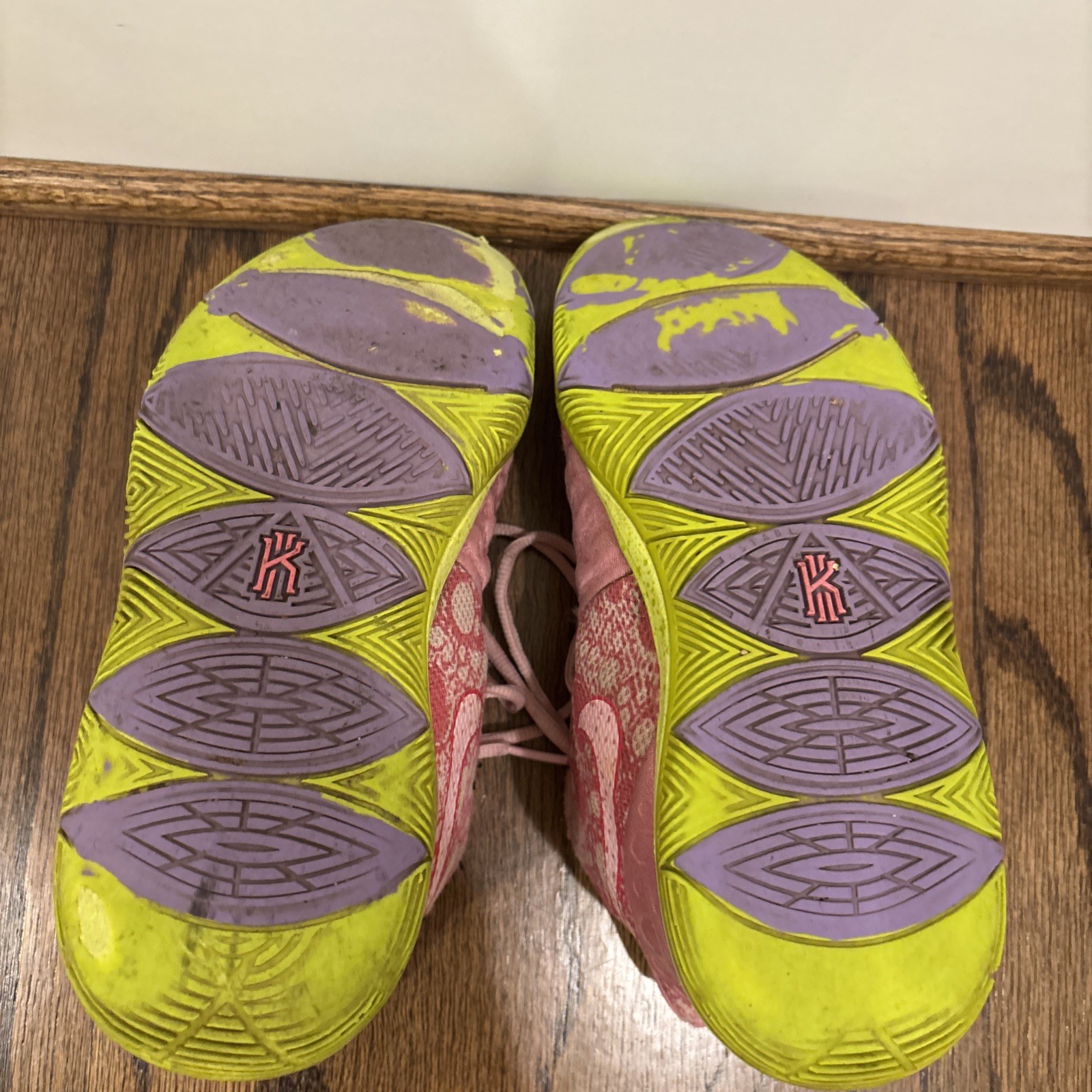 Men’s Kyrie 5 “Patrick” Limited Edition Nike Limited Edition Kyrie 5 x Spongebob Squarepants Patrick  main image 2