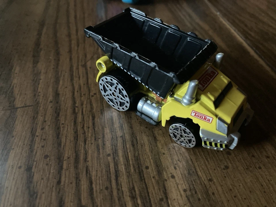 Лот из 15 винтажных мини-автомобилей Tonka Pixar Charlie And Me Hot Wheels 2003-2005 - Изображение 4 из 4