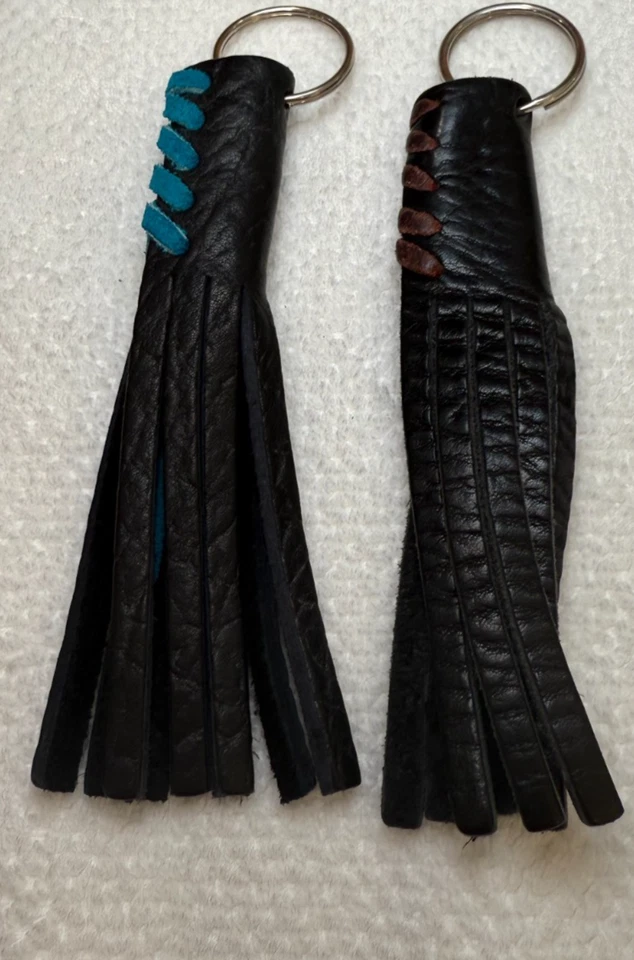 2 llaveros de cuero negro con flecos para motocicleta Foto 3 de 4