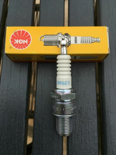 4x NGK Spark Plugs for KAWASAKI 1100cc ZX1100 D1-D9 (ZZ-R1100) 90