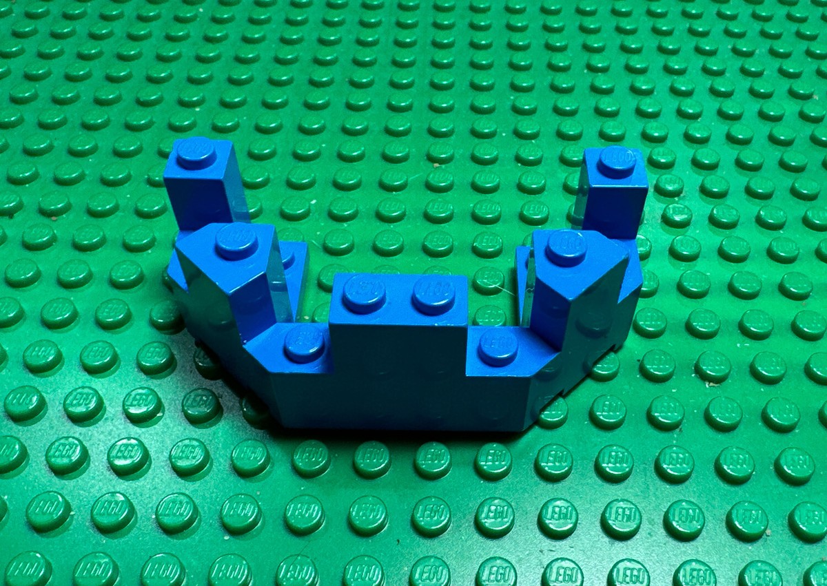 Lego 1990s Blue Castle Turret Top 4 x 8 x 2 1/3 6066 For Sea