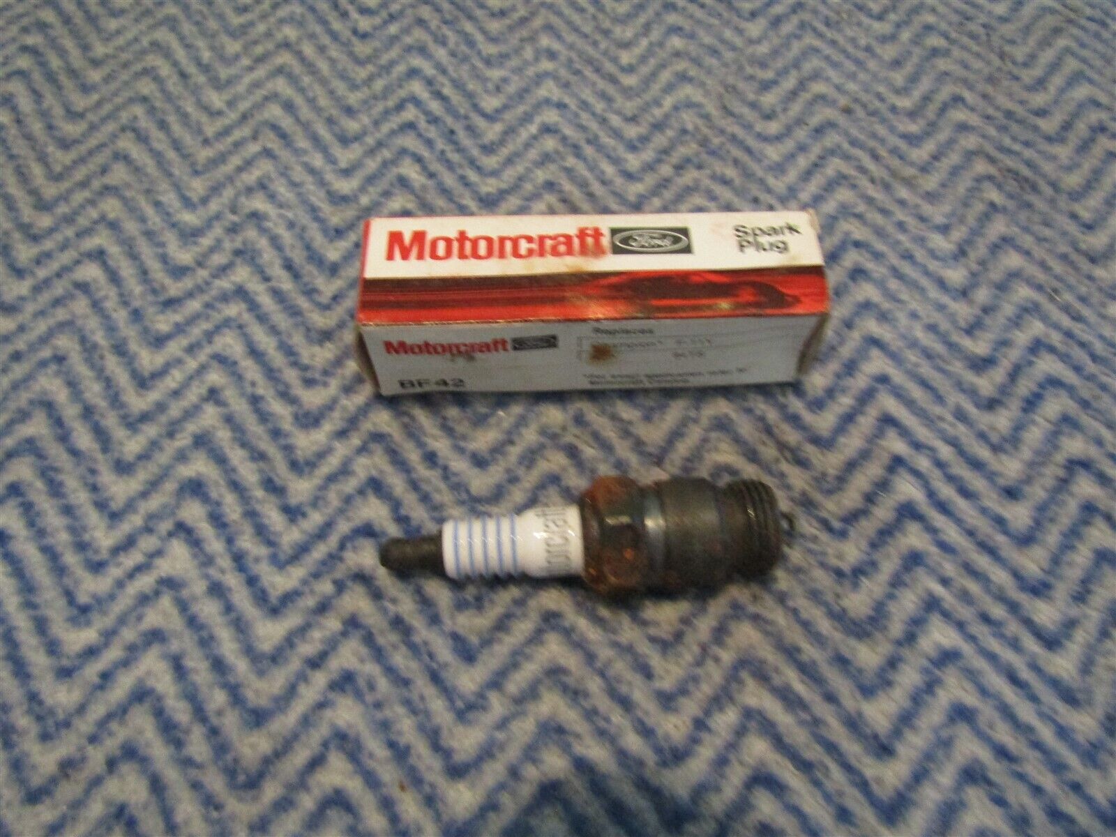 NOS MOTORCRAFT SPARK PLUG PART NUMBER BF42