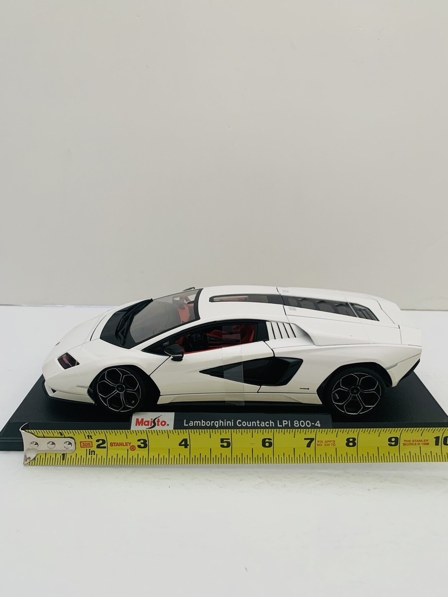 Maisto Lamborghini Countach LPI 800-4 1:18 Diecast White Car