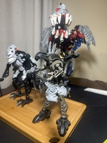 Lego Bionicles Rahkshi Vorahk/vezon (with Cape) & Kardas 