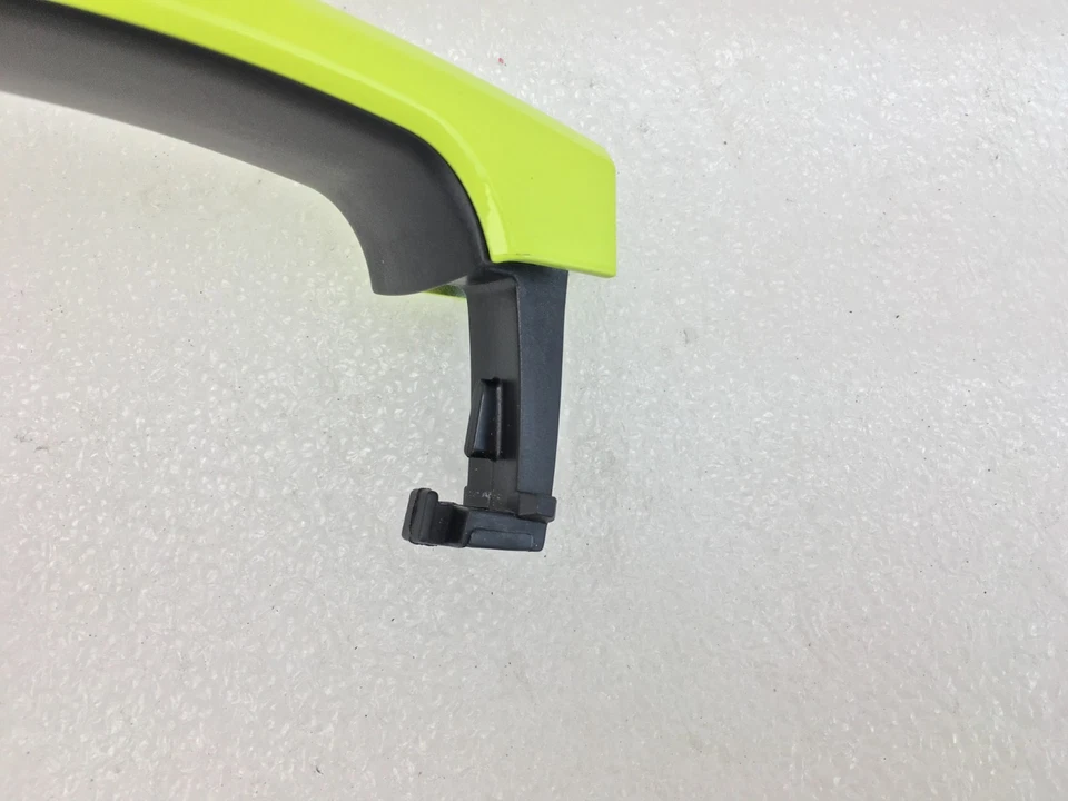 2017-2020 雪佛兰声波外部前门把手冲击绿色 4 针 13577717 — 第 4/4 张图片