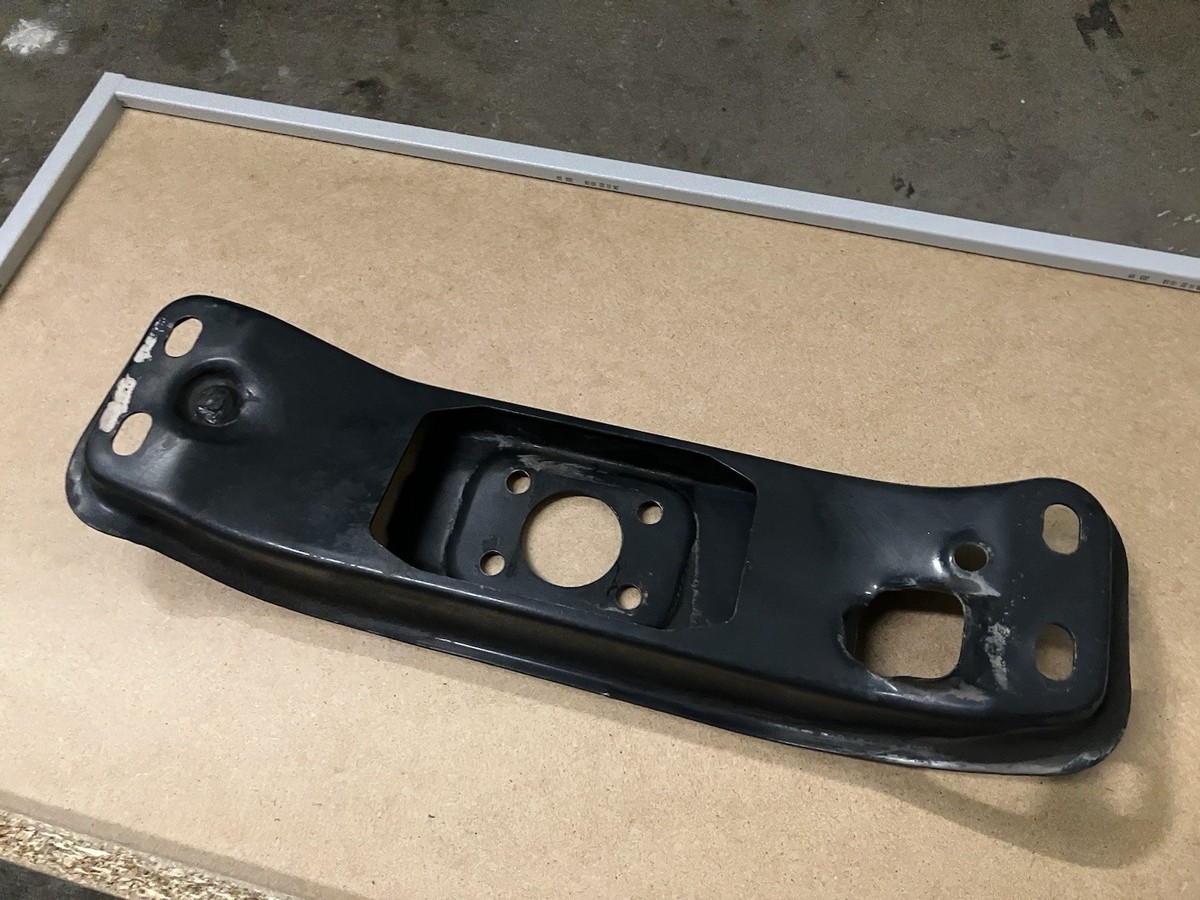 1984 1985 Toyota Celica 22RE W58 manual transmission mount