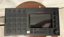 Akai Professional  MPC live 