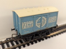 Hornby R013 OO Gauge Fine Fish Van