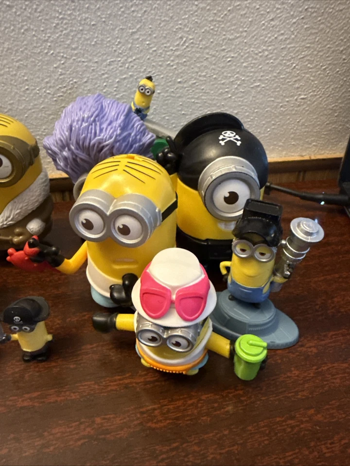 Lote de juguetes Illumination Despicable Me (24), en su mayoría figuras Minion, todas diferentes Foto 4 de 4