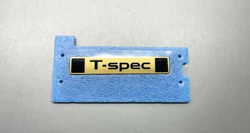 Genuine Nissan R35 GT-R GTR T Spec Rear Emblem - Afbeelding 1 van 5