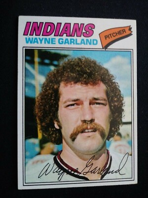 1977 Topps Baseball Card # 33 Wayne Garland - Cleveland Indians