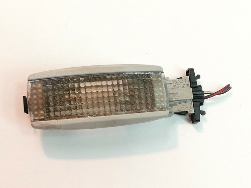 VW Bora 1J  -  Innenleuchte innen Leuchte Beleuchtung Leseleuchte 3B0947113 (00)