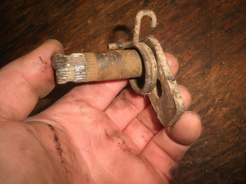 1981 Suzuki TS 185 foot brake pivot spline - Picture 2 of 2