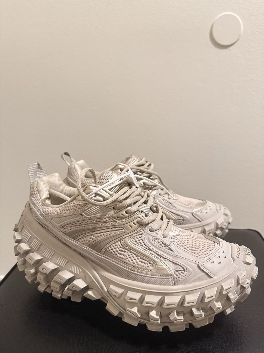 Size 9 - Balenciaga Defender Bouncer Sneaker White Light