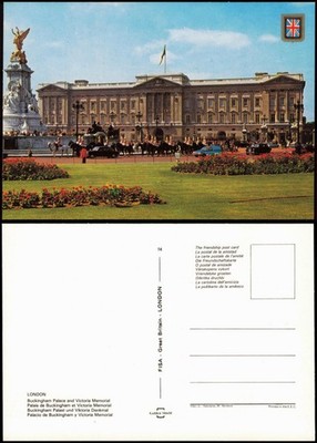 Postcard London Buckingham Palace and Victoria Memorial 1980