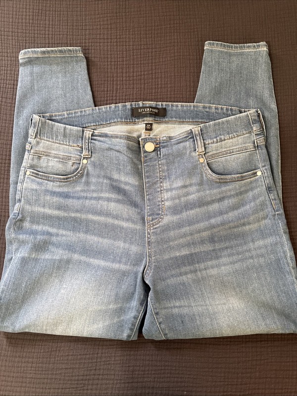 LIVERPOOL Jeans Women’s Size 16 Blue The Skinny Pull On Light Wash Denim-see Pic