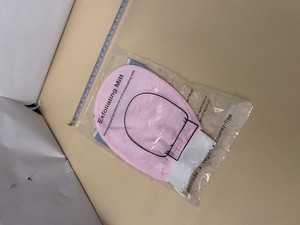 Unbranded Pink Exfoliating Mitt Double sided tan remover and exfoliating mitt