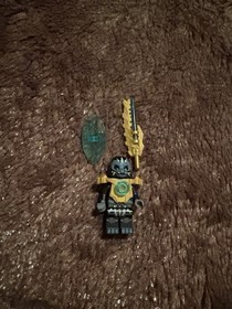 RARE HUGE LOT - Legos Legends of CHIMA: minifigures accessories mini fig