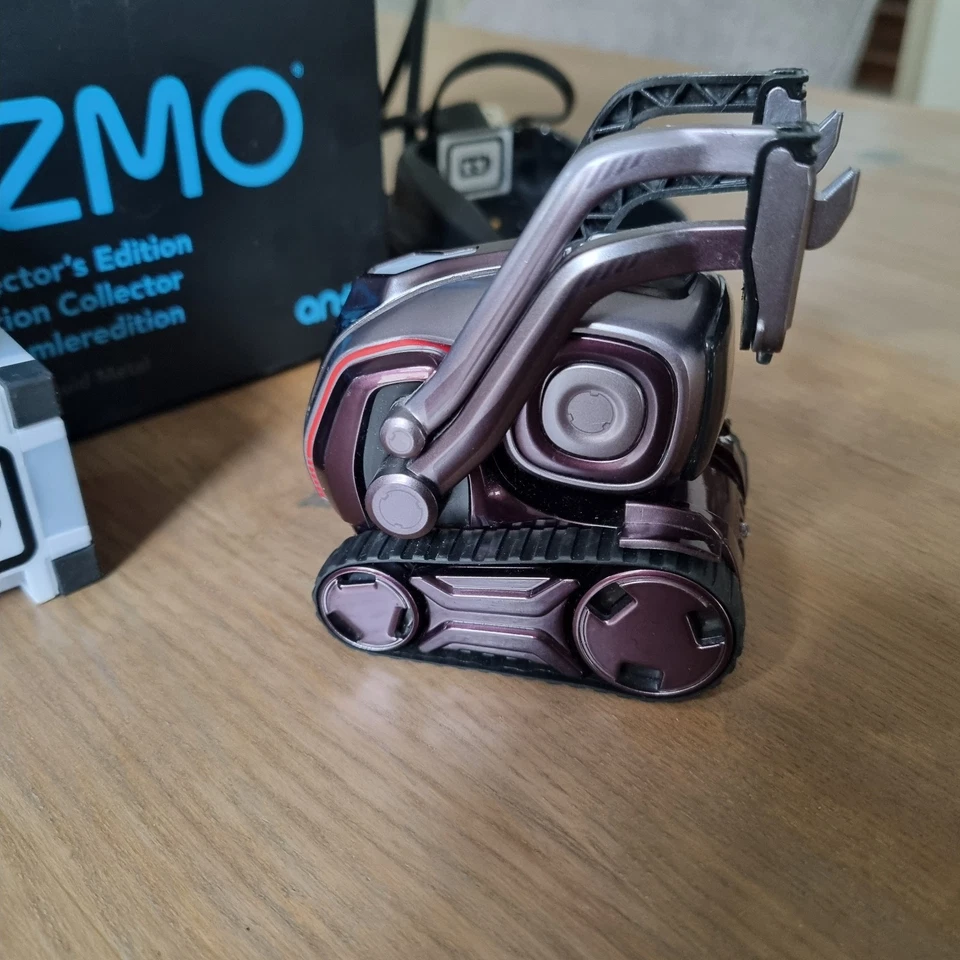 Anki Cozmo Collector's Edition Roboter Robot  Sammleredition  Spielzeug  - Bild 3 von 4