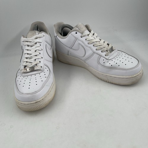 Nike Men’s Air Force 1 ‘07 Triple White Leather Sneakers Shoes - Size 8.5 - Bild 6 von 11