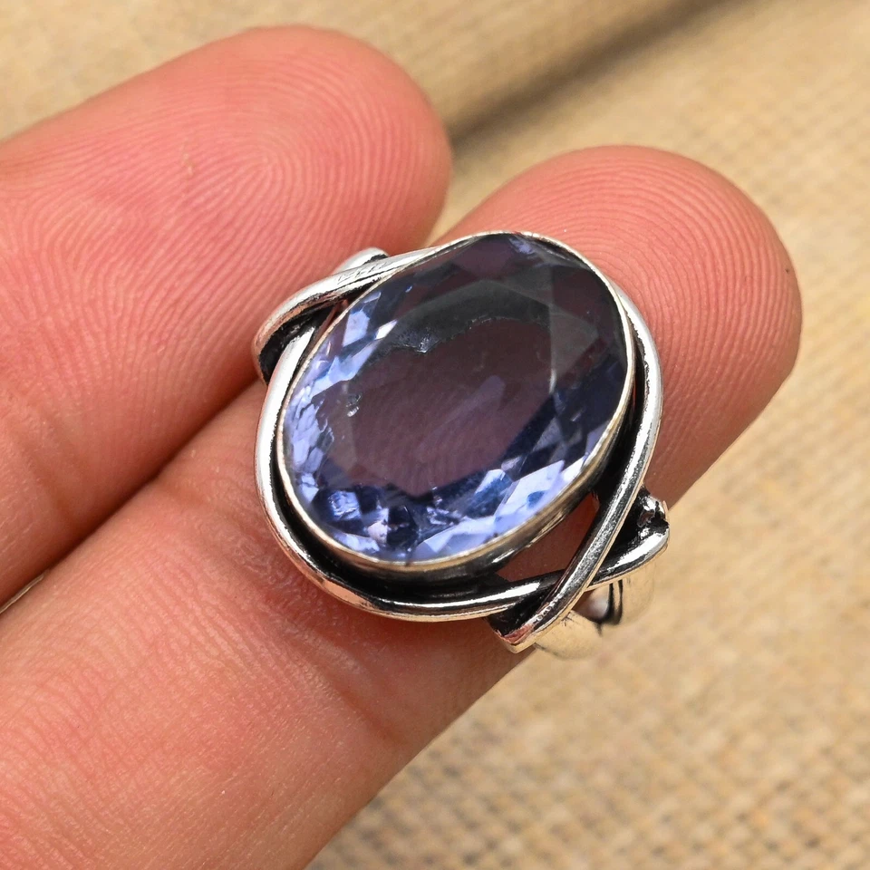 Hermoso anillo de joyería de plata de ley 925 hecho a mano con piedras preciosas de iolita para mujer Foto 3 de 4