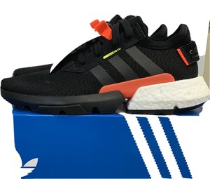 adidas pod black white