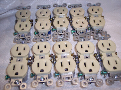 Cooper Wiring Devices 125V 15A Grounded Receptacle, 270V-SP-L, Ivory, Lot of 10