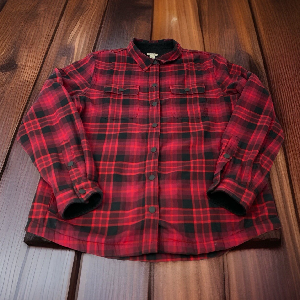 L.L. Bean Men’s M Medium Red Black Plaid Insulated Lined Pocket Snap Shacket