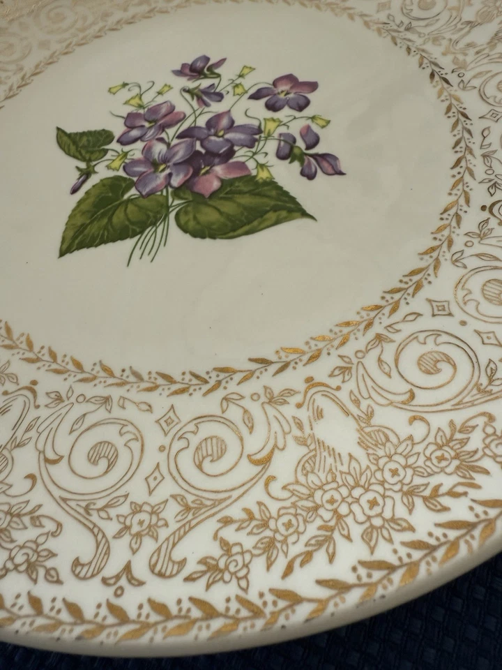 VINTAGE Spring Violets Cunningham & Pickett, purple, 22KT Gold Trim 10.25” Plate - Image 2 of 4