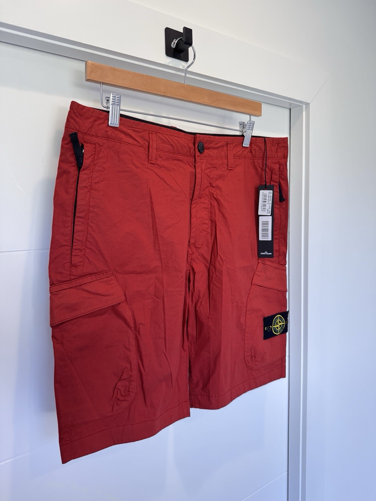 Stone Island Mens Red Bermuda Cargo Shorts Size 32 Type RE (fits 32-34) thumbnail 2