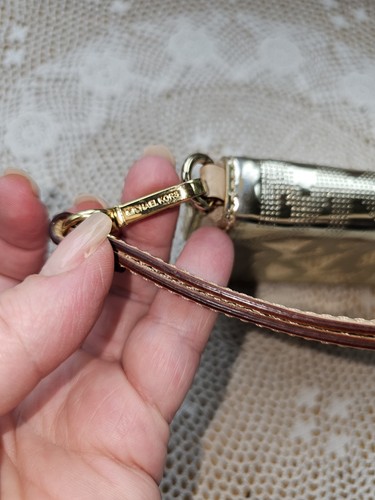 Michael Kors Gold Patent Leather Zip Around Wallet Wristlet Signature - Picture 3 of 10