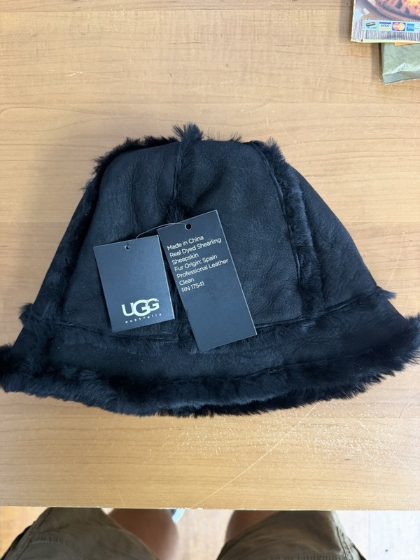 UGG Australia Real Shearling Sheepskin Women’s Suede Black bucket Hat One size