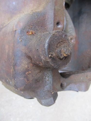 1966 1967 MOPAR A-833 4 SPEED TRANSMISSION Main Case with Gears - Picture 5 of 8