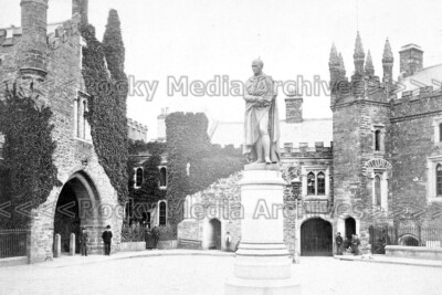 Qml-83 Feuerwehr- und Polizeistationen, Tavistock, Devon 1880er Jahre. Foto
