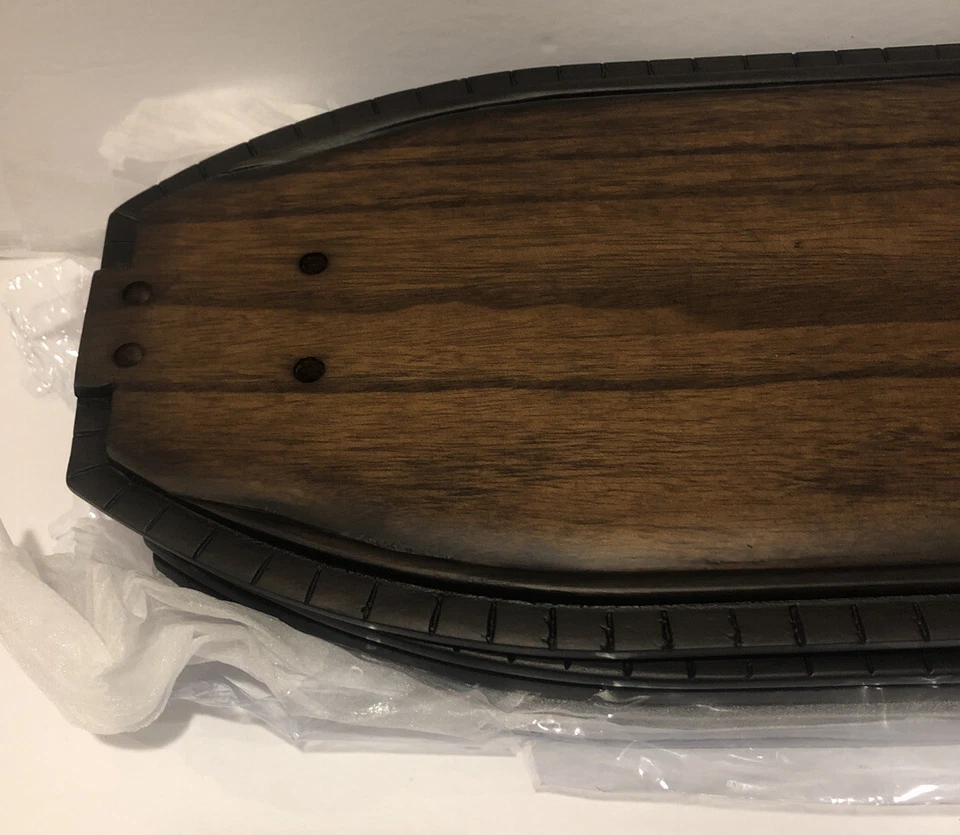 Ventiladores de teto Emerson B108HCW 22 polegadas esculpidos à mão nogueira interna-externa NOVO EM FOLHA - Imagem 2 de 4