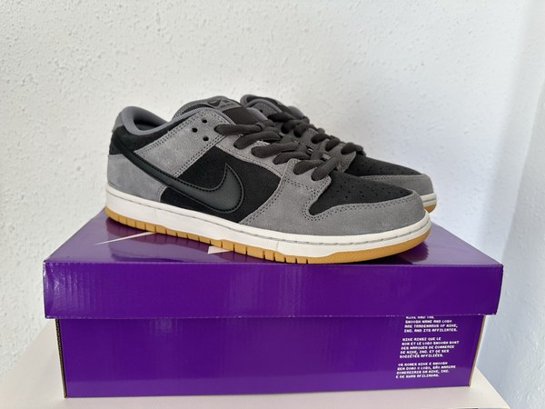Dunk Low Black And Smoke Grey