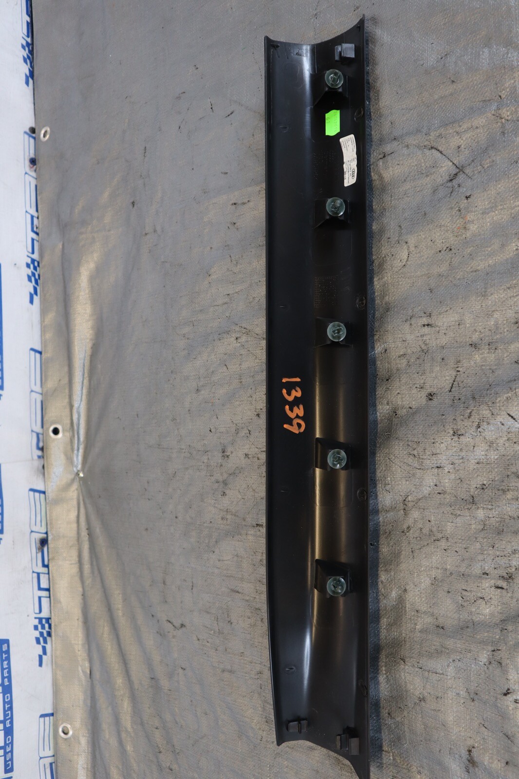 2014 AUDI R8 V8 QUATTRO AWD 4.2L OEM RH INTERIOR DOOR SILL PLATE *SCRATCHES#1339