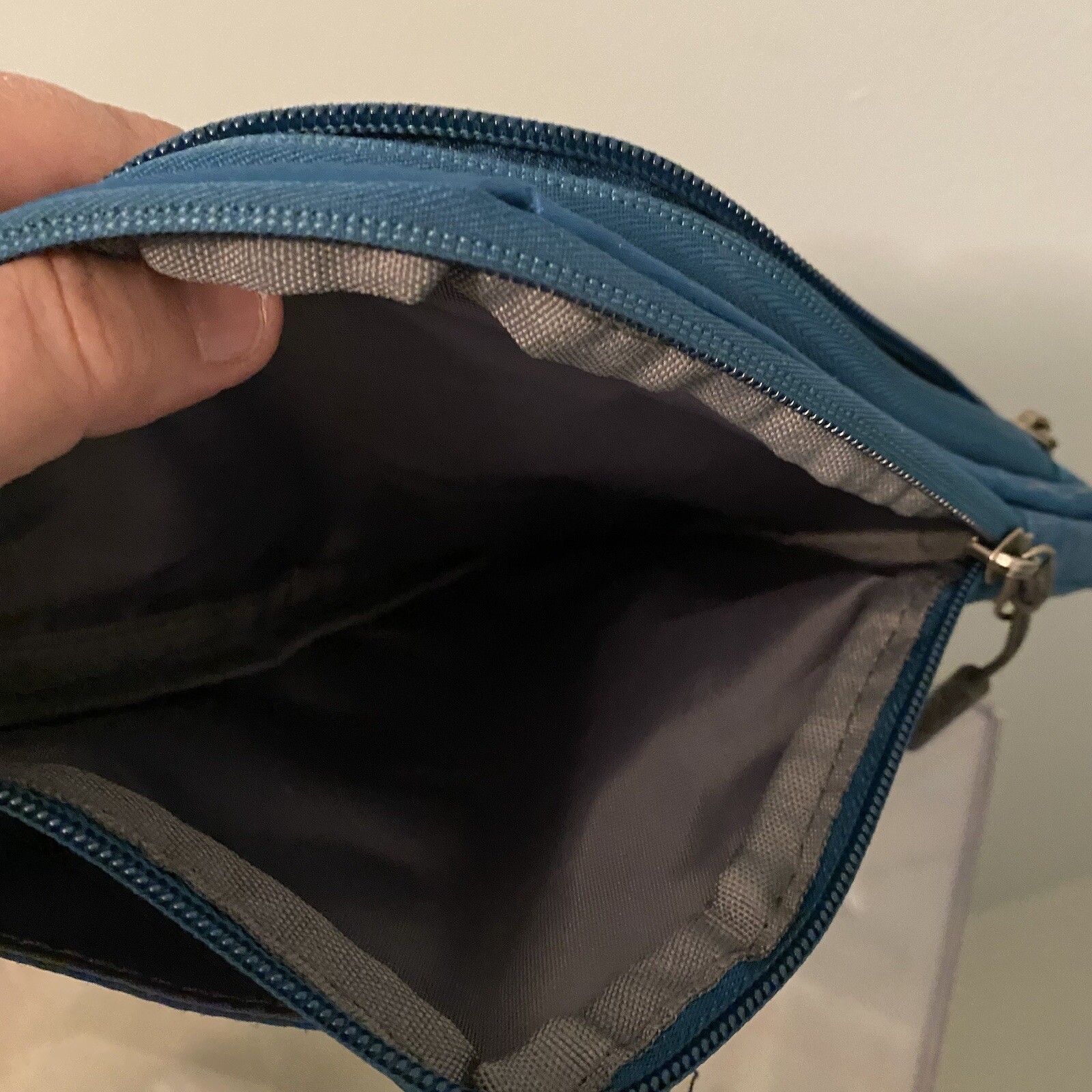 TRAVELON World Travel Essentials Slim Crossbody Bag, Teal