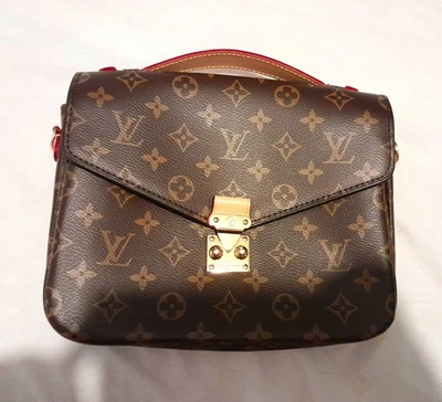 Louis Vuitton Pochette Metis monogram