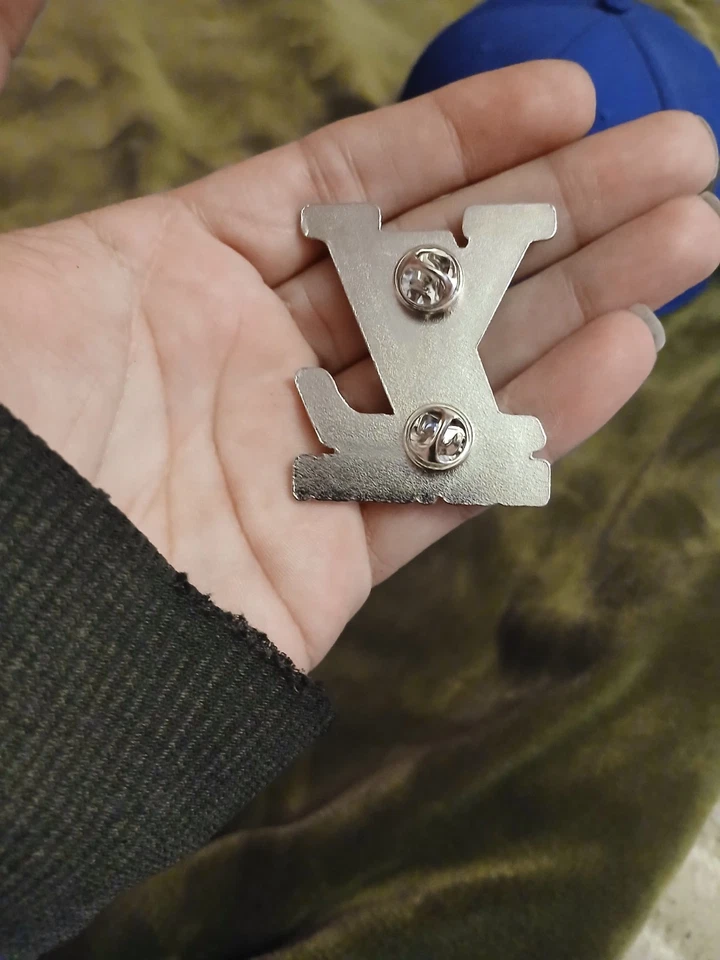 Louis Vuitton Pin - Image 2 of 3