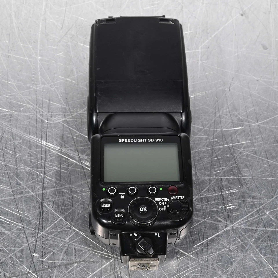 Flash de xenón Nikon Speedlight SB-910 con montaje en zapata Foto 4 de 4