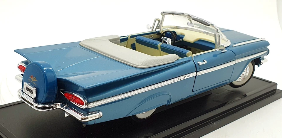 Road Signature 1/18 Scale Diecast 92118 - 1959 Chevrolet Impala - Blue - Image 2 of 4