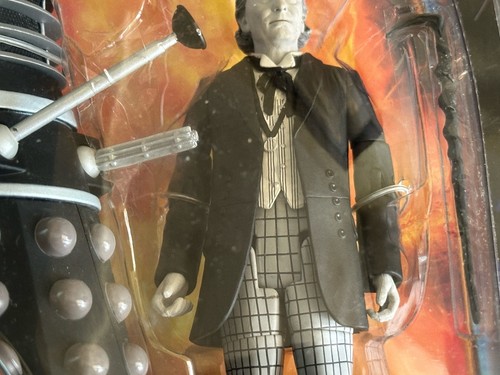 Black & White Doctor Who SDCC 1st DR. & Saucer Commander Dalek Invasion of Earth - Bild 3 von 13