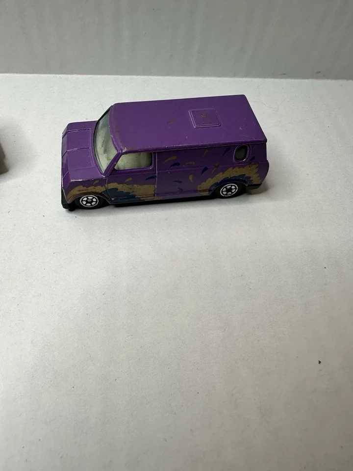 YATMING #1501 FORD ECONOMOLINE LARANJA E ROXO 1:64 VAN DIECAST 2,75" - Imagem 3 de 4
