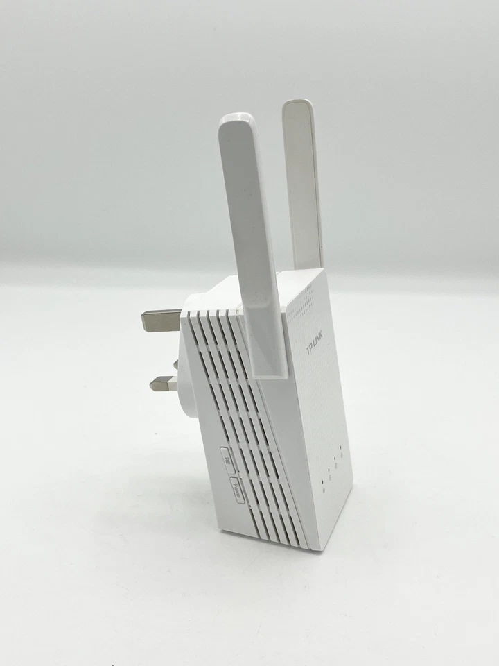 TP-LINK RE 210 (UK) AC 750 WIFI Range Extender White Plug In  - Image 2 of 4