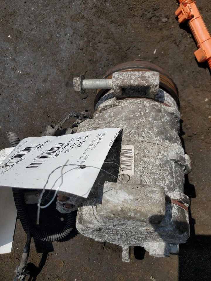 Used A/C Compressor fits: 2011 Chevrolet Tahoe  Grade C Foto 3 de 4